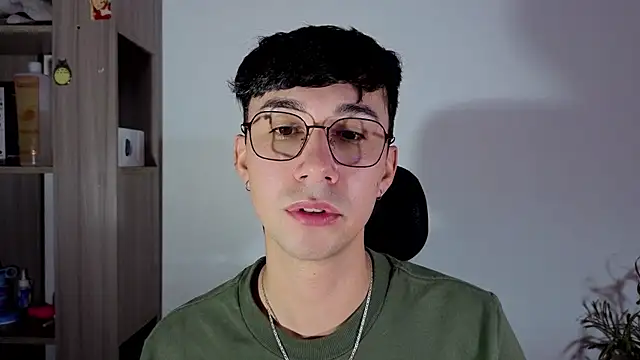 Snapshot of cameron_cum chatting on 20, 10, 2025 cameron cum online show from 20, 10, 2025