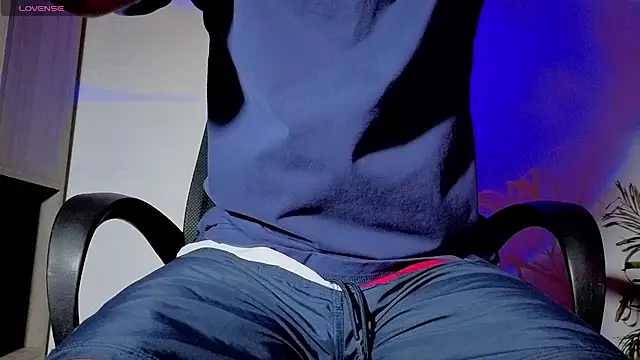 Snapshot of cameron_cum chatting on 21, 10, 2025 cameron cum online show from 21, 10, 2025