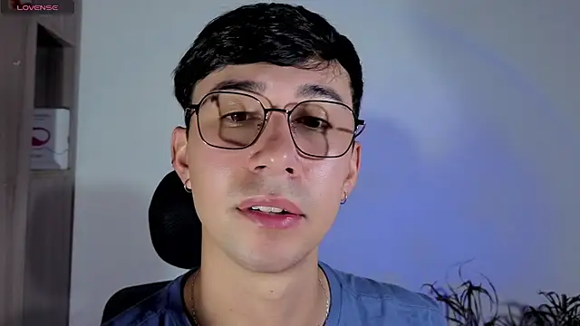 Snapshot of cameron_cum chatting on 27, 10, 2025 cameron cum online show from 27, 10, 2025