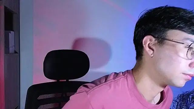 Snapshot of cameron_cum chatting on 10, 11, 2025 cameron cum online show from 10, 11, 2025