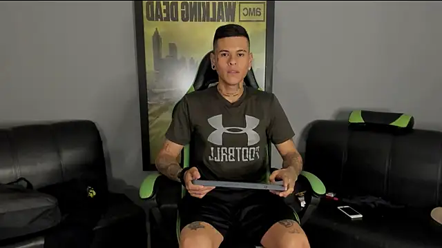 Snapshot of jamesinked_ chatting on 21, 12, 2024 jamesinked online show from 21, 12, 2024