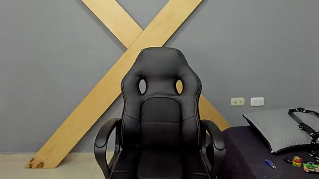 Snapshot of jamesinked_ chatting on 27, 12, 2024 jamesinked online show from 27, 12, 2024