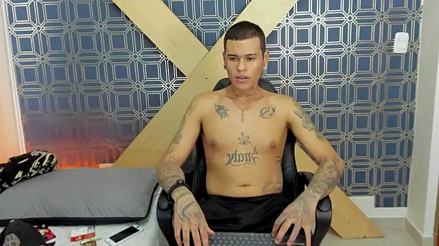 Snapshot of jamesinked_ chatting on 9, 1, 2025 jamesinked online show from 9, 1, 2025