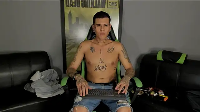 Snapshot of jamesinked_ chatting on 14, 1, 2025 jamesinked online show from 14, 1, 2025