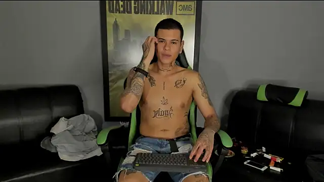 Snapshot of jamesinked_ chatting on 14, 1, 2025 jamesinked online show from 14, 1, 2025