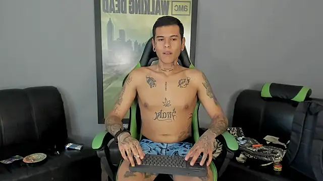 Snapshot of jamesinked_ chatting on 6, 2, 2025 jamesinked online show from 6, 2, 2025