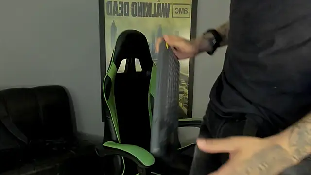 Snapshot of jamesinked_ chatting on 9, 2, 2025 jamesinked online show from 9, 2, 2025