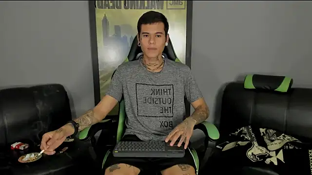 Snapshot of jamesinked_ chatting on 25, 2, 2025 jamesinked online show from 25, 2, 2025