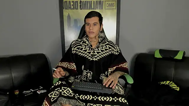 Snapshot of jamesinked_ chatting on 8, 3, 2025 jamesinked online show from 8, 3, 2025