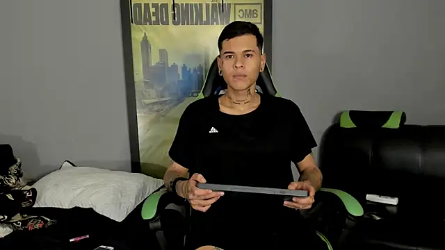 Snapshot of jamesinked_ chatting on 12, 3, 2025 jamesinked online show from 12, 3, 2025