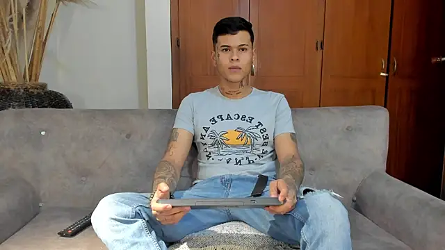 Snapshot of jamesinked_ chatting on 9, 11, 2025 jamesinked online show from 9, 11, 2025