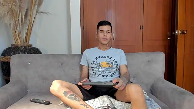 Snapshot of jamesinked_ chatting on 9, 11, 2025 jamesinked online show from 9, 11, 2025