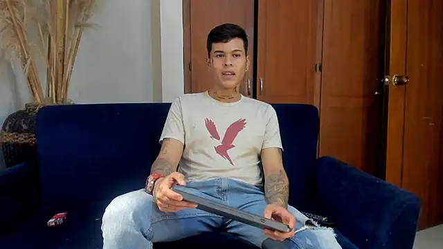 Snapshot of jamesinked_ chatting on 23, 11, 2025 jamesinked online show from 23, 11, 2025