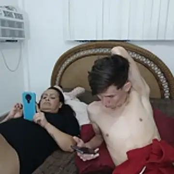 Milfvalesk online show from 5, 12, 2025