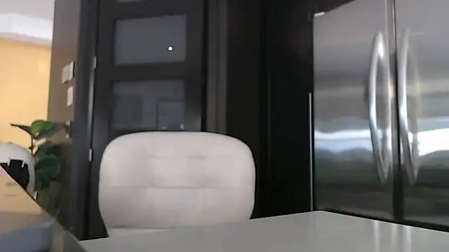 Snapshot of Toy-Daddy chatting on 19, 10, 2025 Toy-Daddy online show from 19, 10, 2025