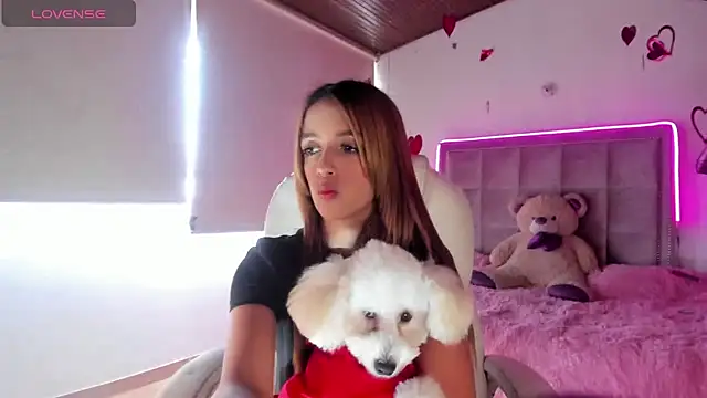 Snapshot of Melody_Ds chatting on 8, 3, 2025 Melody Ds online show from 8, 3, 2025