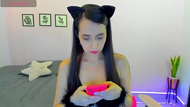 Snapshot of sophie_pazz chatting on 27, 10, 2025 sophie pazz online show from 27, 10, 2025