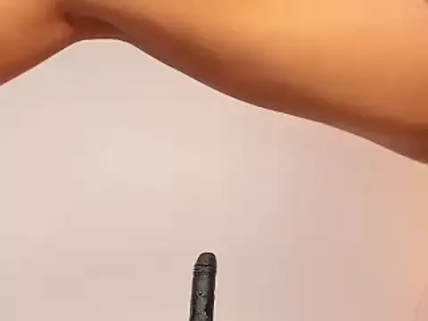 Snapshot of Victoriaa_millers chatting on 10, 2, 2025 Victoriaa millers online show from 10, 2, 2025