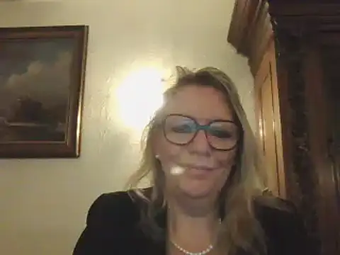 Silkesquirt online show from 2, 12, 2024