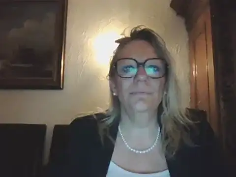 Silkesquirt online show from 10, 12, 2024