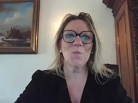 Silkesquirt online show from 17, 2, 2025
