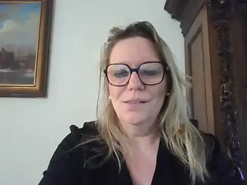 Silkesquirt online show from 17, 2, 2025