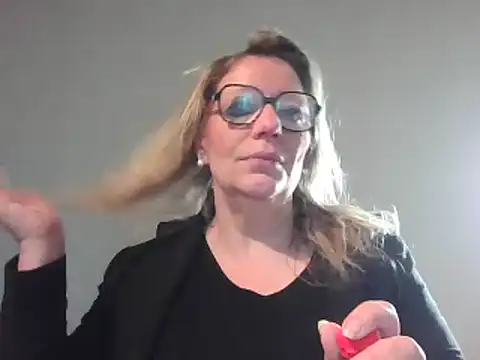 Silkesquirt online show from 6, 3, 2025