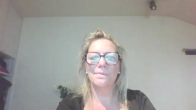 Silkesquirt online show from 9, 9, 2025