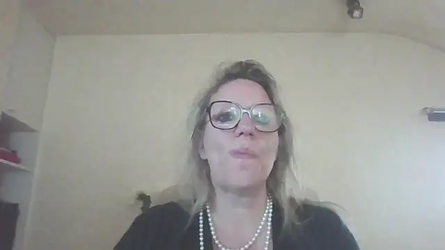 Silkesquirt online show from 23, 9, 2025
