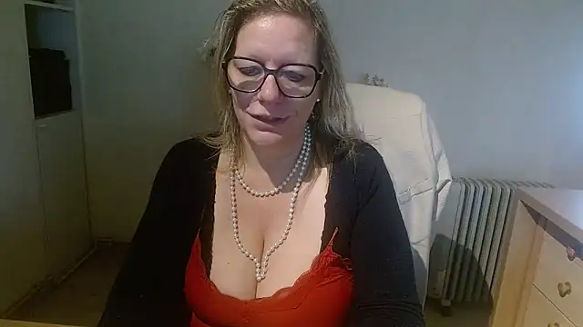 Silkesquirt online show from 8, 10, 2025