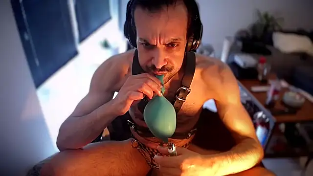 P4RtYBOII92 online show from 12, 10, 2025