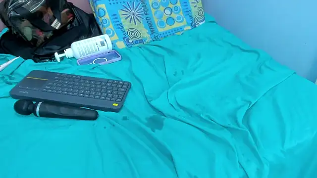  miaquevedo  online show from 8, 1, 2025