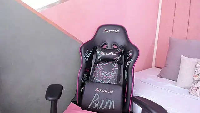 lilith noahh online show from 19, 1, 2025