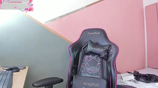 lilith noahh online show from 30, 1, 2025