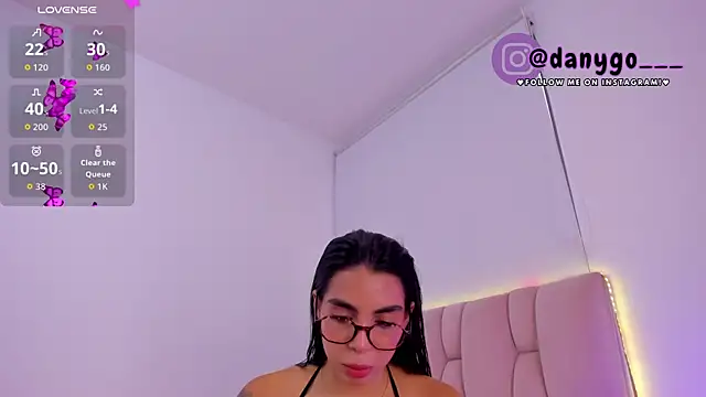 ZarianaEvanz online show from 23, 10, 2025