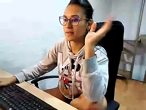 Snapshot of Jessie_Desire chatting on 8, 2, 2025 Jessie Desire online show from 8, 2, 2025