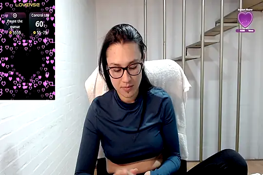 Snapshot of Jessie_Desire chatting on 20, 11, 2025 Jessie Desire online show from 20, 11, 2025