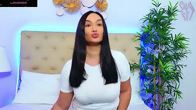 Snapshot of DaliyaArabian chatting on 13, 10, 2025 DaliyaArabian online show from 13, 10, 2025