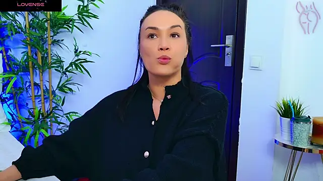 Snapshot of DaliyaArabian chatting on 24, 10, 2025 DaliyaArabian online show from 24, 10, 2025