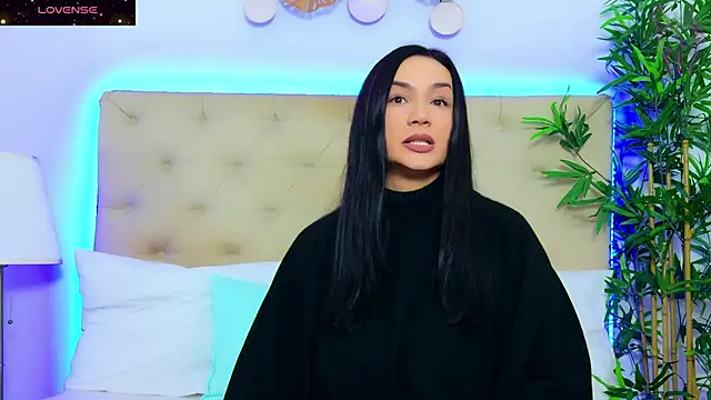 Snapshot of DaliyaArabian chatting on 18, 11, 2025 DaliyaArabian online show from 18, 11, 2025