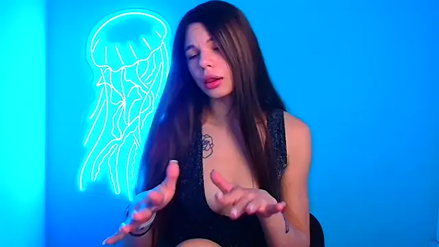 Hanna Way online show from 12, 12, 2024