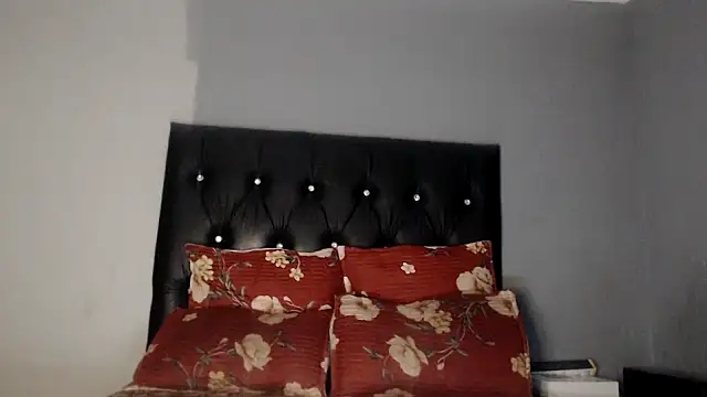 Snapshot of hoittytoittyxx chatting on 18, 11, 2025 hoittytoittyxx online show from 18, 11, 2025