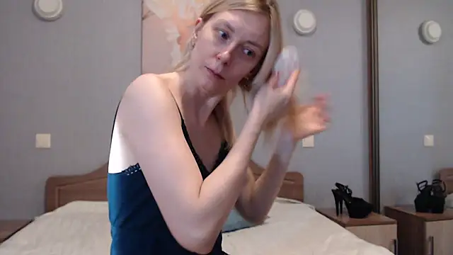 Snapshot of AvelinaLeoni chatting on 26, 2, 2025 AvelinaLeoni online show from 26, 2, 2025