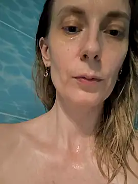 Snapshot of AvelinaLeoni chatting on 14, 11, 2025 AvelinaLeoni online show from 14, 11, 2025