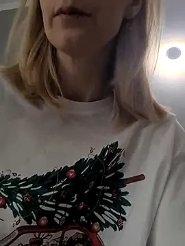 Snapshot of AvelinaLeoni chatting on 19, 2, 2026 AvelinaLeoni online show from 19, 2, 2026