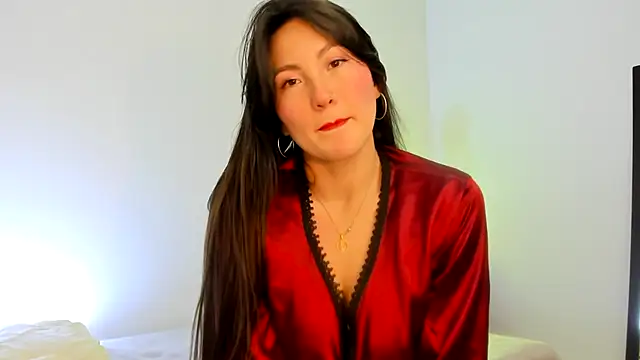 Elle Lee  online show from 3, 1, 2025