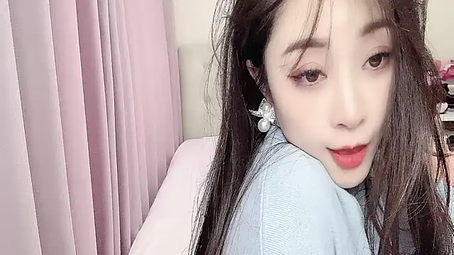 aisha123123 online show from 9, 3, 2025