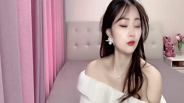 aisha123123 online show from 19, 3, 2025