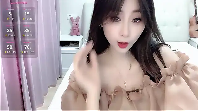 aisha123123 online show from 10, 9, 2025