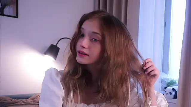 Snapshot of EdlinHargus chatting on 21, 10, 2025 EdlinHargus online show from 21, 10, 2025